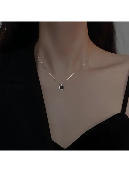 Изящная цепочка с подвеской