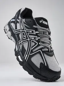 Кроссовки ASICS