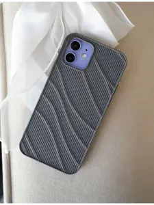 Чехол на iPhone 12 стильный
