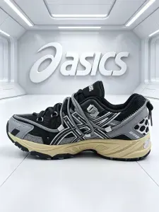 Кроссовки ASICS