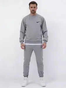Костюм спортивный