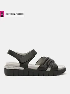 Сандалии TENDANCE