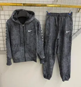 Костюм спортивный