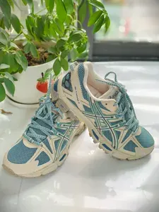 Кроссовки ASICS