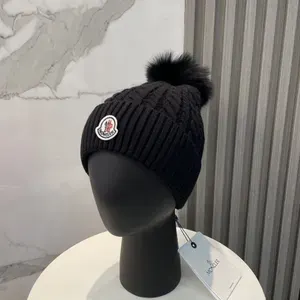 Шапка MONCLER