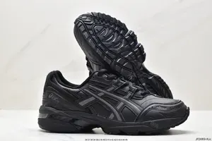 Кроссовки ASICS