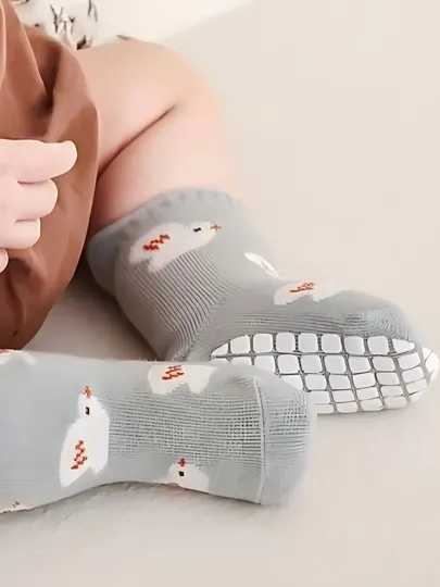 Детские носки, средней длины