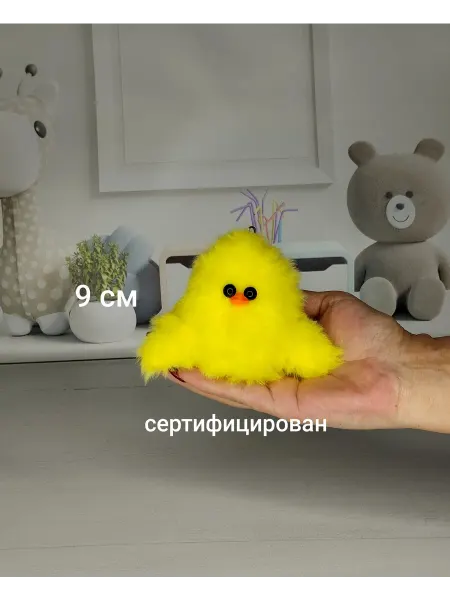 Вязаная игрушка брелок Цыпленок