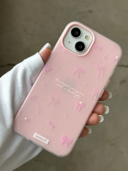 CaseLove Чехол на iPhone 13 розовый с принтом бантики