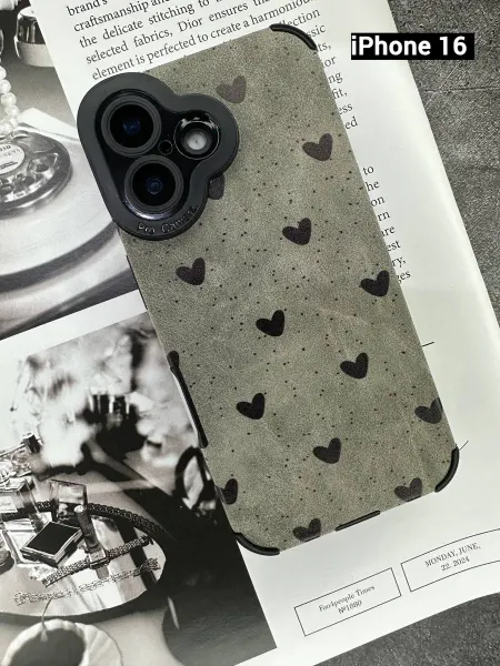 IV&VI Accessories Чехол на iphone 16 с сердечками