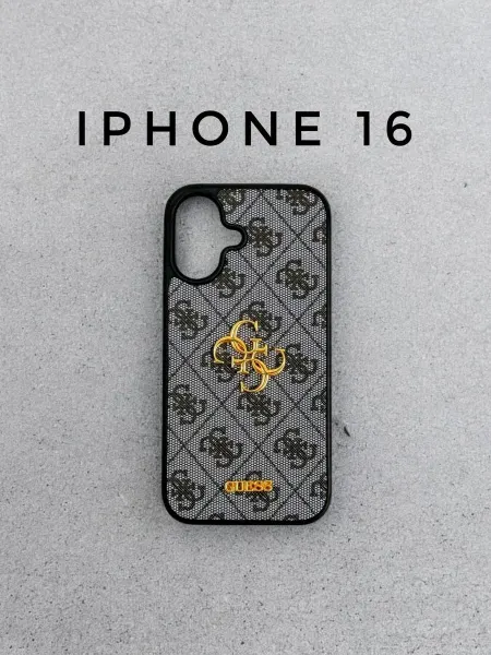 Чехол на iphone 16 Guess