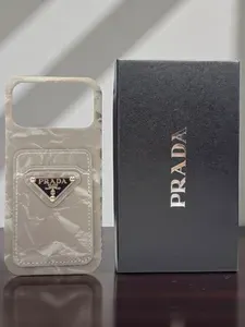 Серый кристальный чехол Prada для iPhone 17 Pro Max с картхолдером, экокожа, бархат, фирменная коробка
