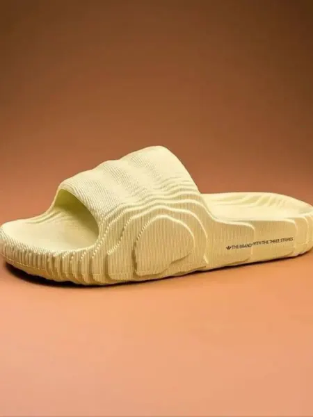 Adidas Тапочки резиновые пляжные adilette 22