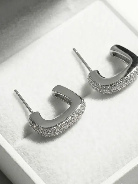 ELT Accessories Серьги сердечки с кристаллами классические