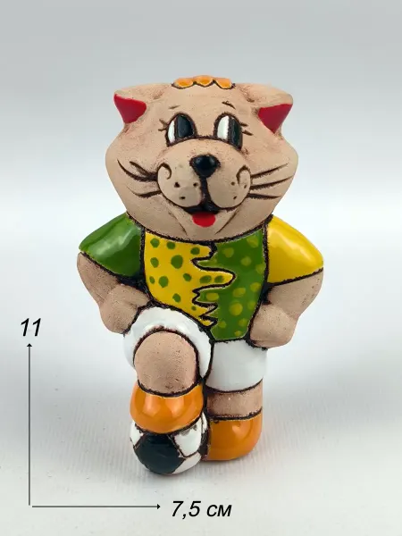 Ceramic Fauna Керамическая фигурка кот-футболист
