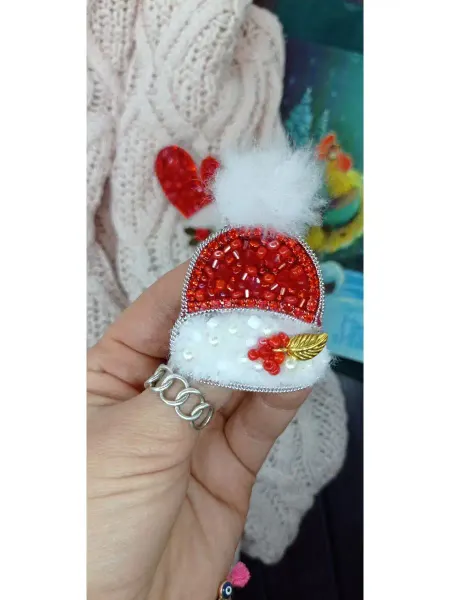 Hotbrooch Набор для создания броши из бисера "Шапка" с инструкцией