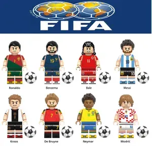 Фигурки футболистов / конструктор футболисты