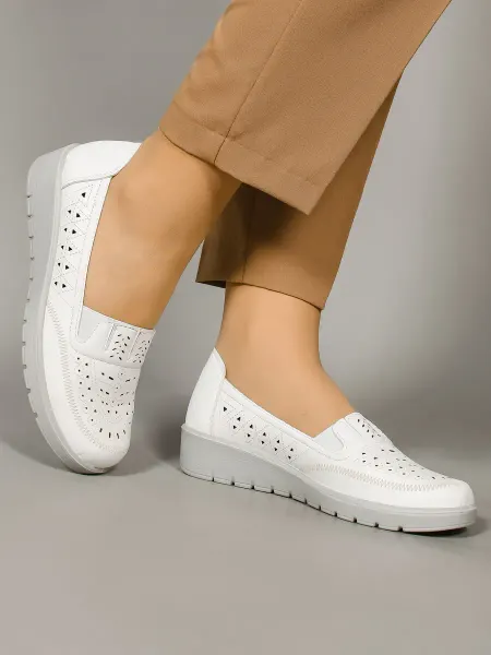 AK Brand Мокасины с перфорацией