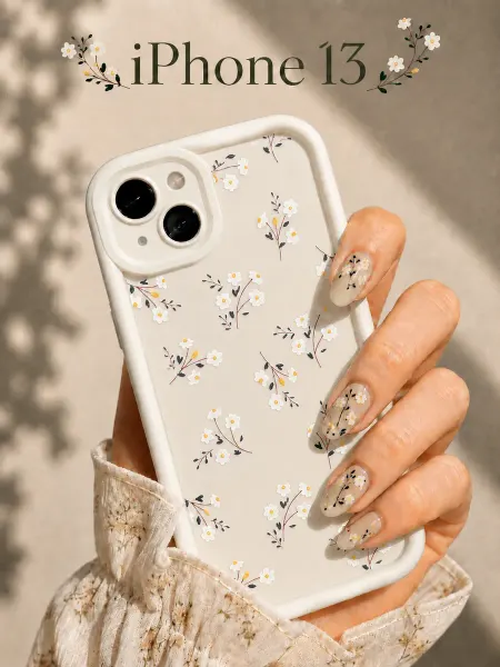 Чехол на iPhone 13 с цветочками