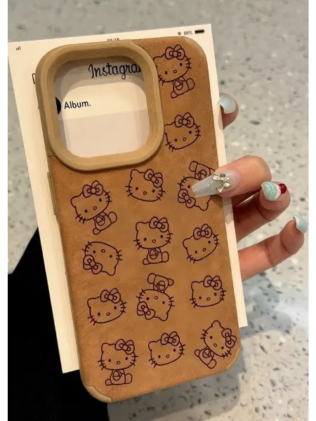 Чехол на iPhone 13 коричневый
