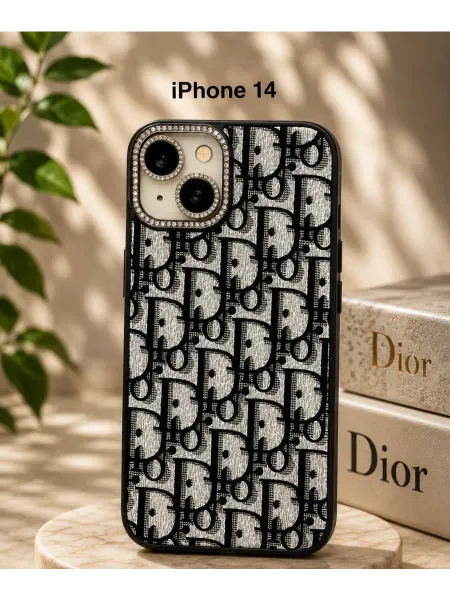 Чехол на iPhone 14