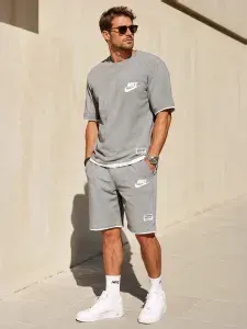 Костюм спортивный