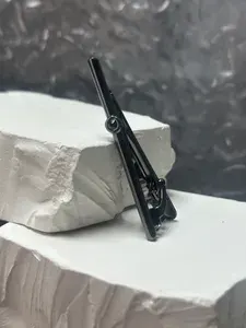 Зажим для галстука с зеленым изумрудным фианитом Черный