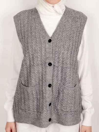 Жилет женский вязаный, на пуговицах с карманами, размер 44-50