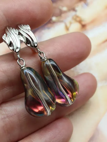 TIGER EYE Серьги длинные капли с радужным хрусталем "Льдинки"