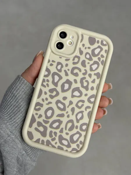 CaseLove Чехол на iPhone 11 с принтом леопард