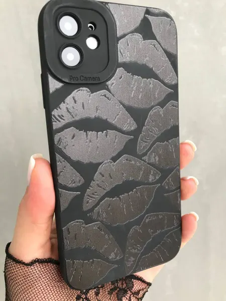 LYUSOS Чехол на iPhone 11 с губами