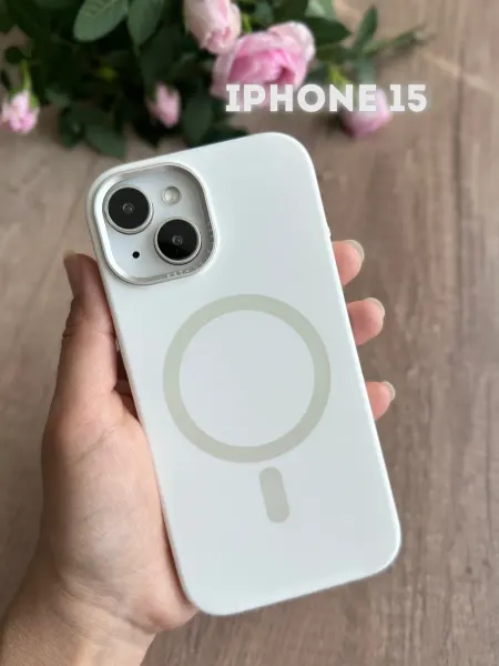 Чехол на iPhone 15