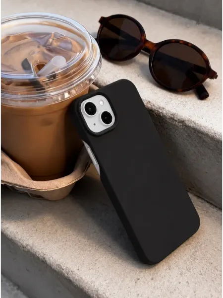CaseLixx Чехол на iPhone 13 с вырезами матовый