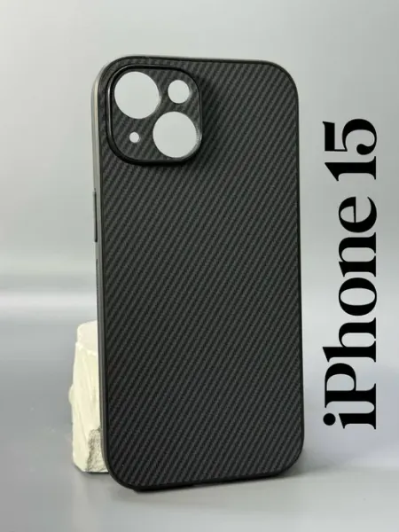 Чехол на iPhone 15, карбон черный