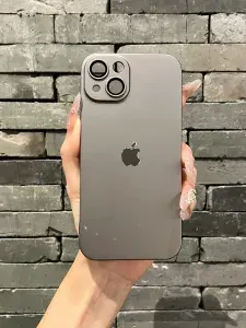 Чехол на iPhone 15 с защитой камеры