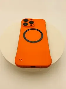 Чехол на айфон 16 ПРО ОРАНЖ с поддержкой MagSafe/ магсейф для iPhone 16 ПРО