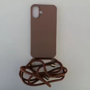 Чехол-накладка светло-коричневого цвета для IPhone 16 Plus из высокого качества силикона и веревкой-цепочкой на шею..