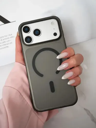 Чехол на iPhone 17 Pro Max MagSafe