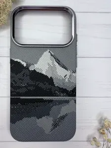 Премиум Чехол на Iphone 17 Pro / Серые Горы / MagSafe