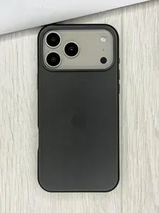 Кожаный чехол для Iphone 17 PRO MAX (Айфон17 про макс) c поддержкой беспроводной зарядки, черный