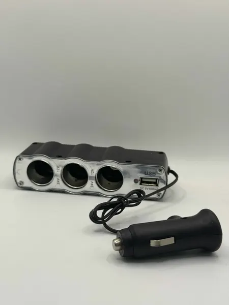 Разветвитель прикуривателя в машину на 3 гнезда прикуривателя, USB, для авто, черный