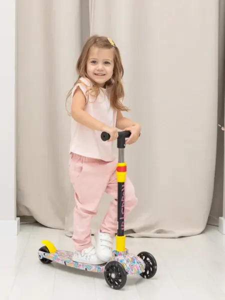 Smart&Kids Самокат трехколесный для девочки от 2 до 6 лет