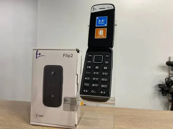 Смартфон F+ Flip2 Black 2.4' 32MB RAM, 32MB, 32GB flash, 0.08Mpix, 2 Sim, BT v3.0, Micro-USB, 750