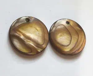 Бусины из тонированного перламутра, 2 шт., 20х20х3 мм.