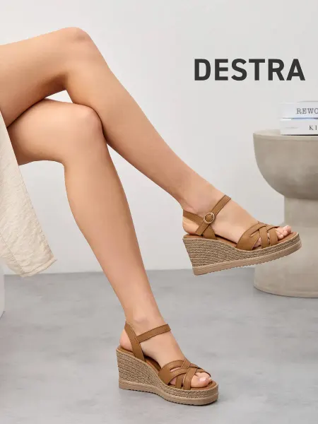 Destra Летние открытые босоножки на танкетке
