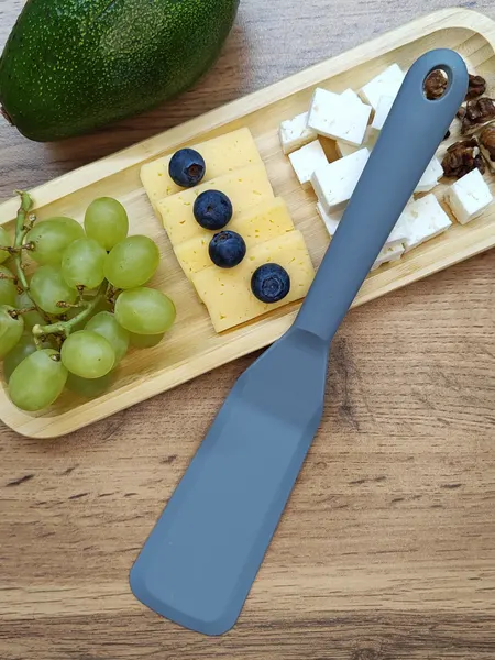 Лопатка силиконовая для кухни 25см, мятный
