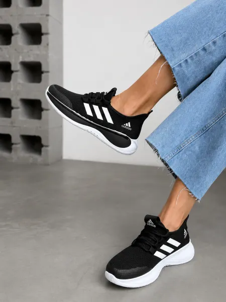Adidas Кроссовки спортивные легкие с сеткой