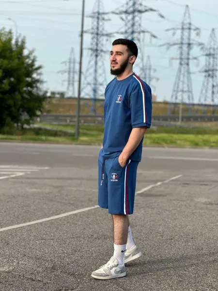 Guloria Костюм спортивный Adidas летний футболка и шорты