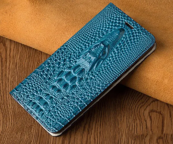 Чехол-книжка MyPads Premium для Apple iPhone 13 (6.1) из натуральной кожи с объёмным 3D рельефом головы кожи крокодила роскошный эксклюзивный синий.