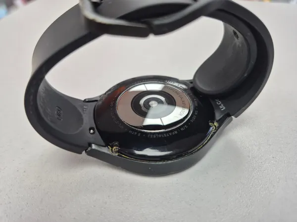 Умные часы Samsung Смарт-часы Samsung Galaxy Watch 4 44mm Чёрный б-у уценка